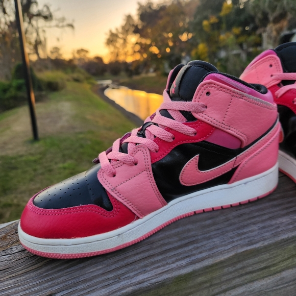 Nike Air Jordan 1 Mid GS Girls Leather Sneakers Pink Black Size Youth 7/Womens 8 - Picture 11 of 15